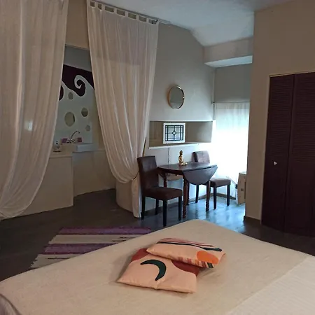 Le Dinanga Panzió Léran