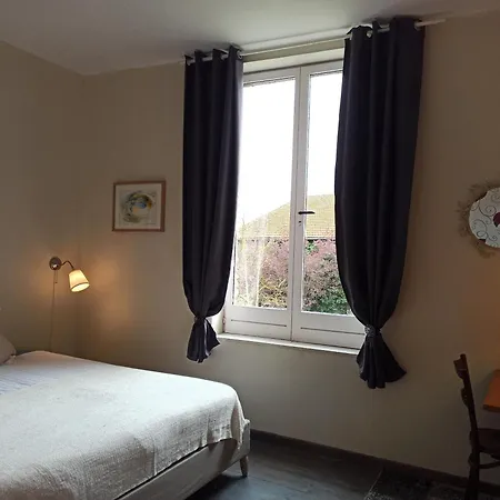 فندق مبيت وإفطار Le Dinanga 3*